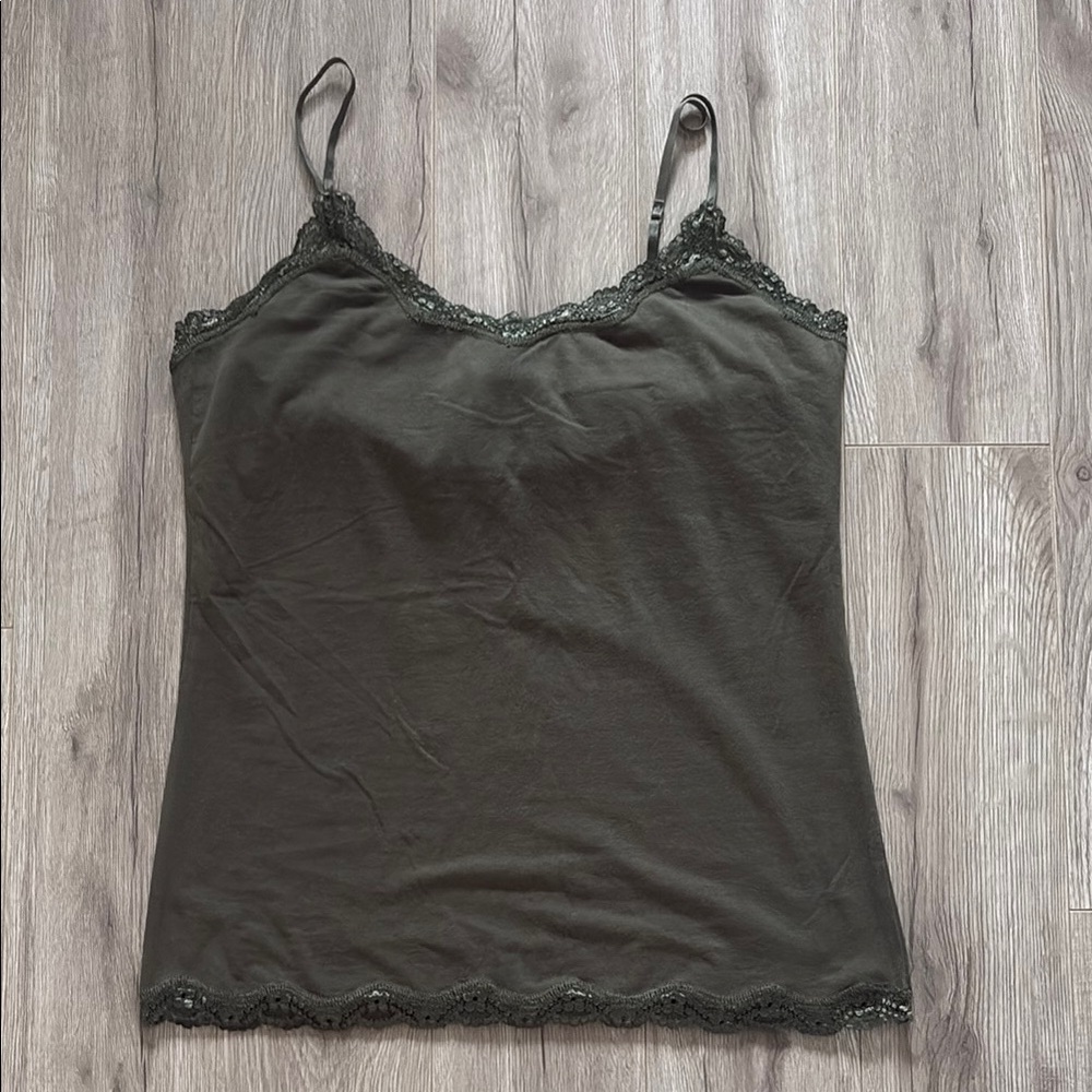 Chic Green Lace Trim Camisole